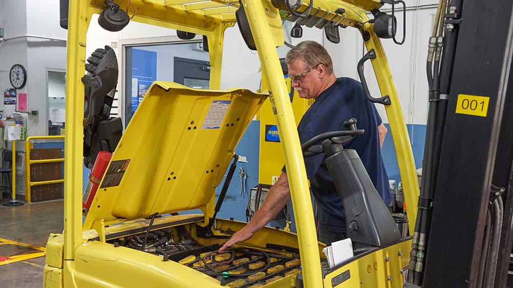 Forklift Training: (Module 4 of 4) Maintaining Your Forklift